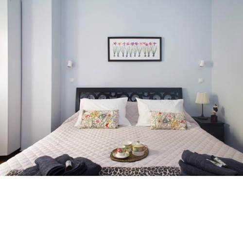 Comfy City Apt. Opposite the National Archeological Museum