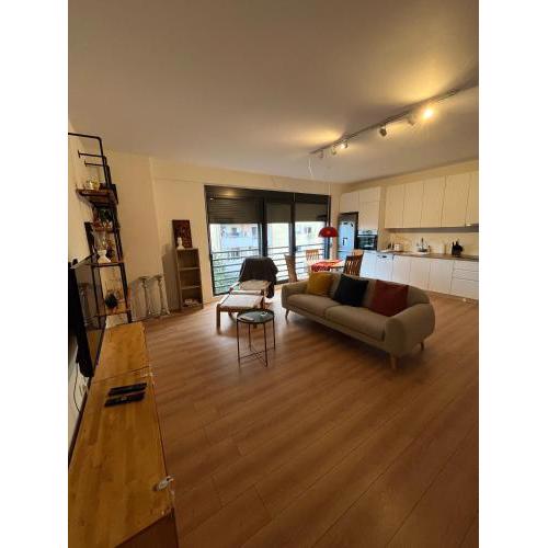 Comfy condo 6 minutes from downtown & Free Parking