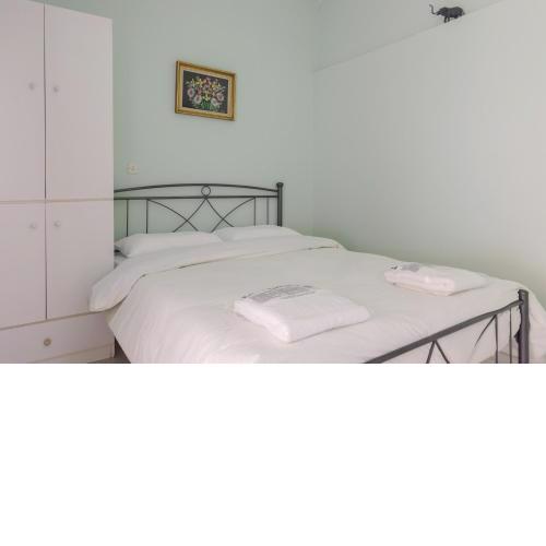 Comfy studio for 2 people in Pireus