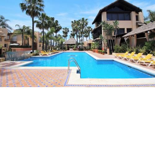 Condes de Iza Large Townhouse sleeps 10 RDR122
