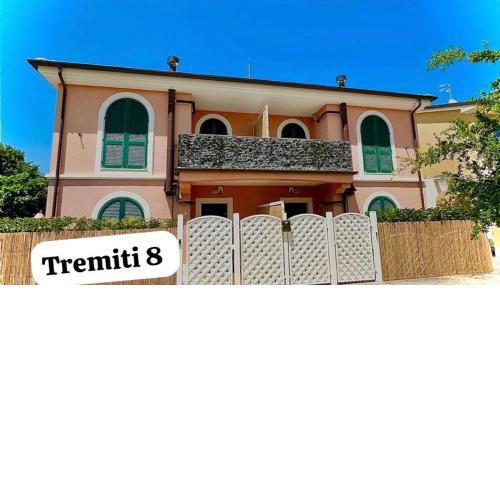 Conero Casa T8- Marcelli di Numana in Piazzale Tremiti 8 con giardino e Barbecue