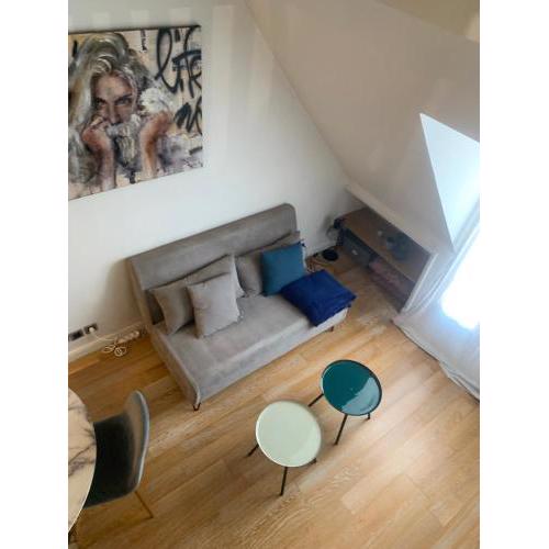 Confort au cœur de Paris 8e, 5e étage avec ascenseur