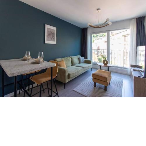 Contemporary 1BR Haven w/ Parking + Gym #110