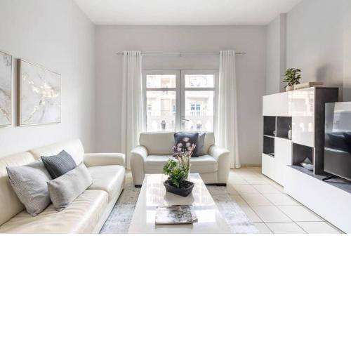 Contemporary 2BR w/ Maid's Room at JVC