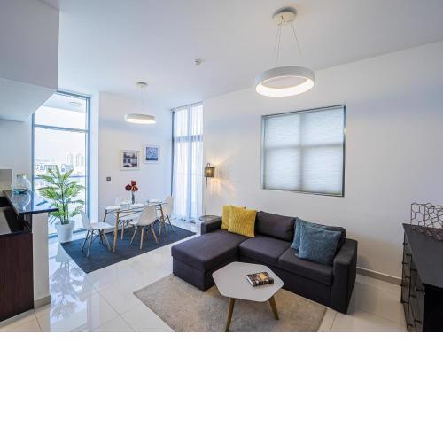 Contemporary lighthouse 1 Bed in JVC