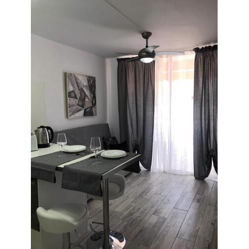 coqueto apartamento con piscina