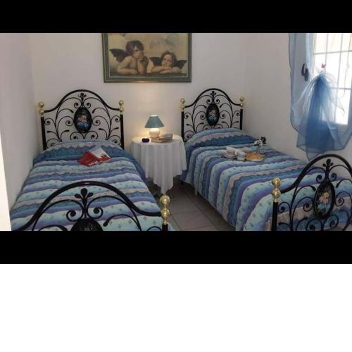 Coral blue three-room apartment