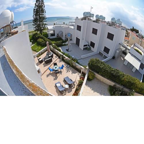 Coral Gardens Beach house