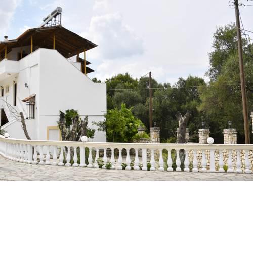 Corfu Room apartments in a piecefull and full of olive trees location