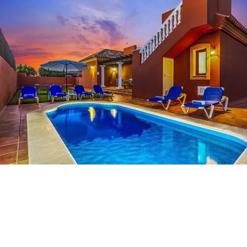 Corralejo Villa Sleeps 6 Pool Air Con WiFi