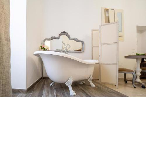 Corte Pietrantica - Charming Rooms & Suites