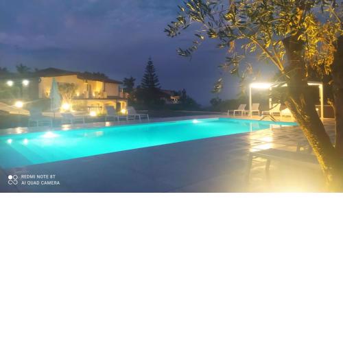 CORTILIO Luxury Homes on Etna