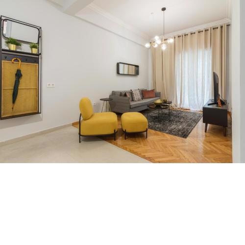 Cose beehive, ideal for couples, St George Square