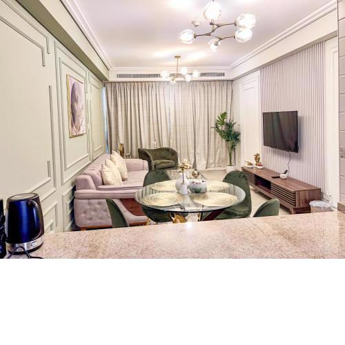 Cosmos Living 1 BR Suite Near Dubai Marina