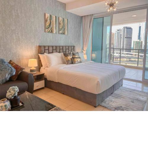 Cosmos Living Laguna MovenPick Near Dubai Marina