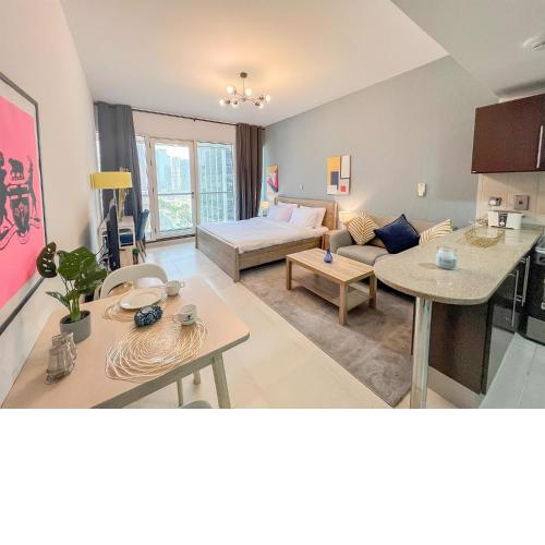 Cosmos Living Spacious Studio With Balcony