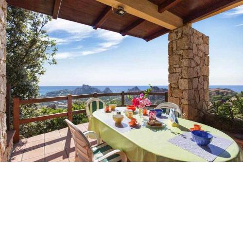 Costa Paradiso villa con piscina indipendente e vista mare per 6 persone