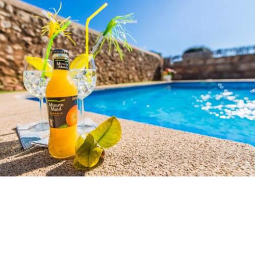 Costitx Holiday Home Sleeps 8 with Pool Air Con and WiFi