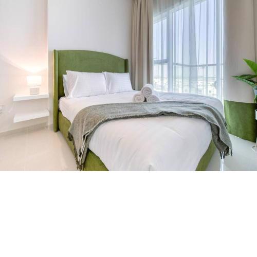 Cosy 1 Bedroom Apartment in Golf Vita, Damac Hills