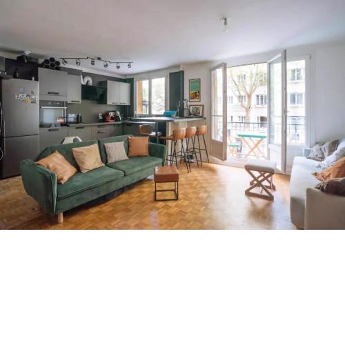 Cosy 1BD Apart with Balcony for 4