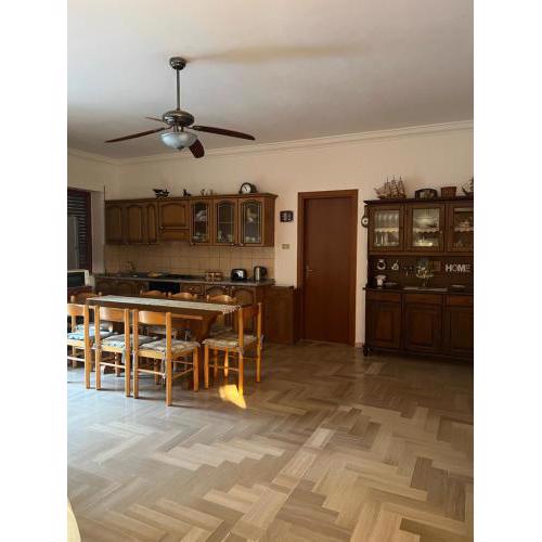 Cosy 2 bedroom apartment in relaxing seaside town