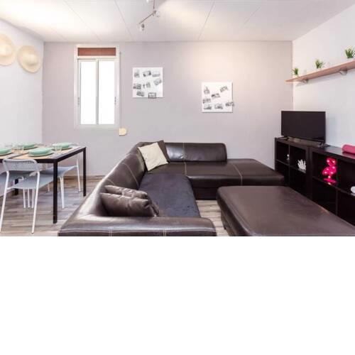 Cosy 3BDR flat, 8mins to La Ramblas