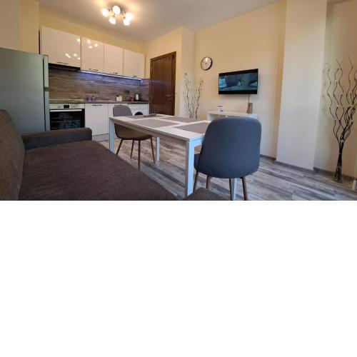 Cosy Apartment HARITON 15- Varna centre