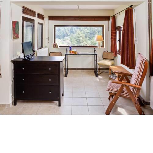 Cosy Apartment in Istiaia with Patio