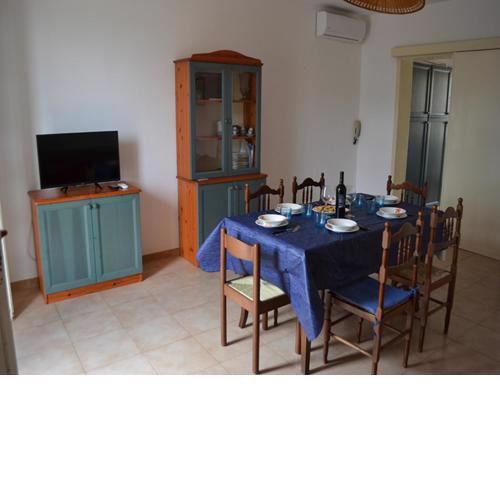Cosy Apartment Near The Beach With Balcony; Pets Allowed