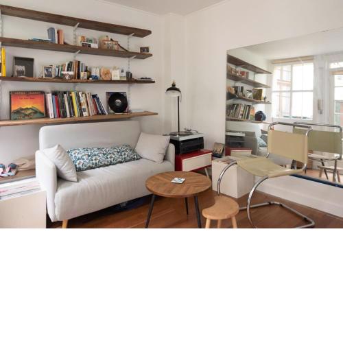 Cosy apartment with green courtyard