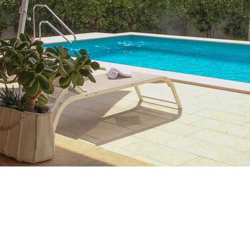 Cosy apartment with pool