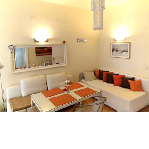 Cosy Central Garden Apartment