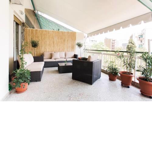 Cosy flat with large balcony near historic centre!