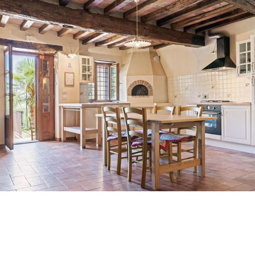 Cosy Holiday Home in Ca De Grimaldi with Barbecue
