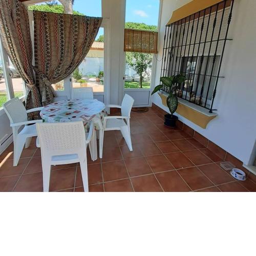 Cosy Holiday Home in Chiclana de la frontera with Patio