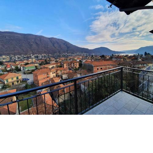Cosy holiday home in Omegna with balcony