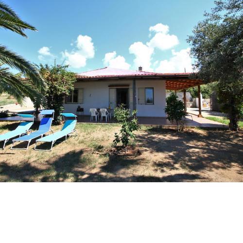 Cosy Holiday Home in Ricadi near Sea