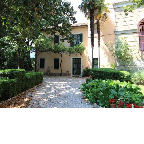 Cosy Holiday Home in Romano with Garden