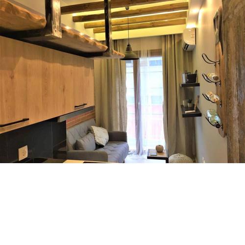 Cosy Industrial Style Little Home just 5minutes from Waterfront