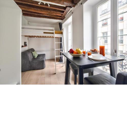 Cosy Mezzanine Studio in the Heart of Paris (4)