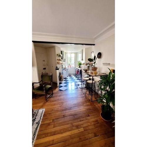 Cosy Parisian apartment by the Buttes Chaumont