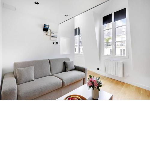 Cosy renovated 1BDR on rue des Archives Marais Clim 5