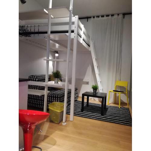 Cosy room in the heart of the City centre with the parking, near the main square