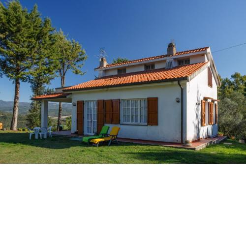 Cottage Lina with fenced garden by ToscanaTour