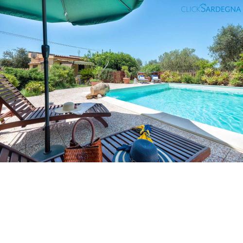 Cottage Soraya with independent swimming pool near the beach
