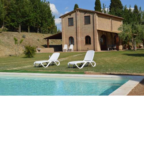 Cottage with private swimming pool