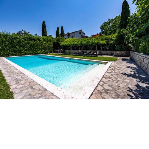 Countryside Villa With Pool - Happy Rentals