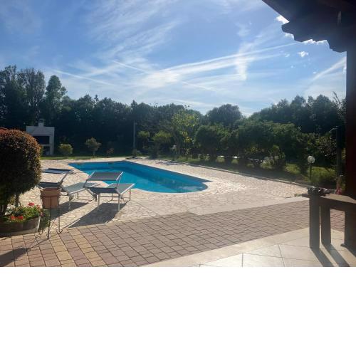 Countryside villa with pool