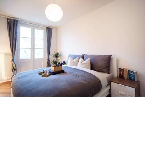 ❖ Couples Getaway ❖ Forest ⎜Walk Everywhere ⎜2BD