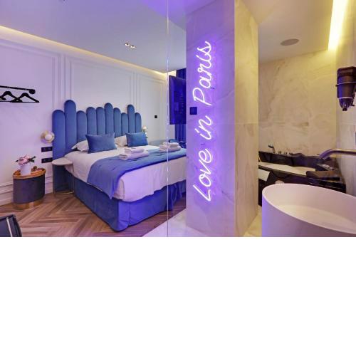 Couples Getaway Unit with Jacuzzi - City Center